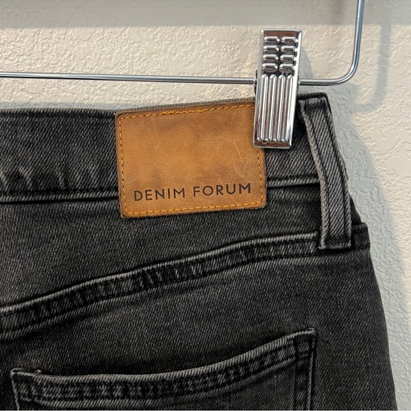 Aritzia Denim Forum The Arlo High Rise Straight Jean‎ Cutoff Hem Washed Black - Picture 9 of 15